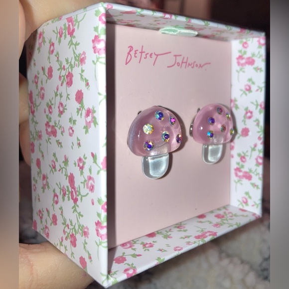 BETSEY JOHNSON Hop To It Easter Spring 2025 Soft Pink Mushroom Earrings NEW NWT - Picture 3 of 7